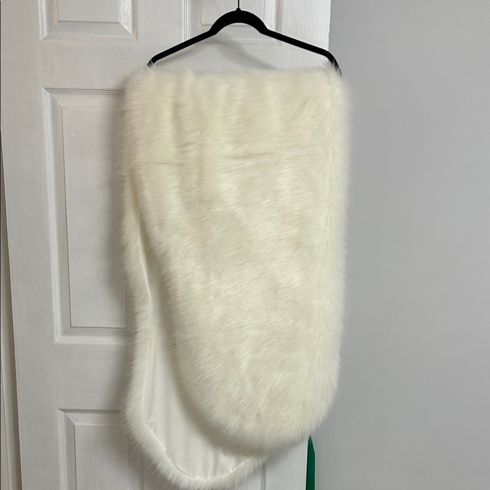 Elegant and Warm Ivory Faux Fur Shawl